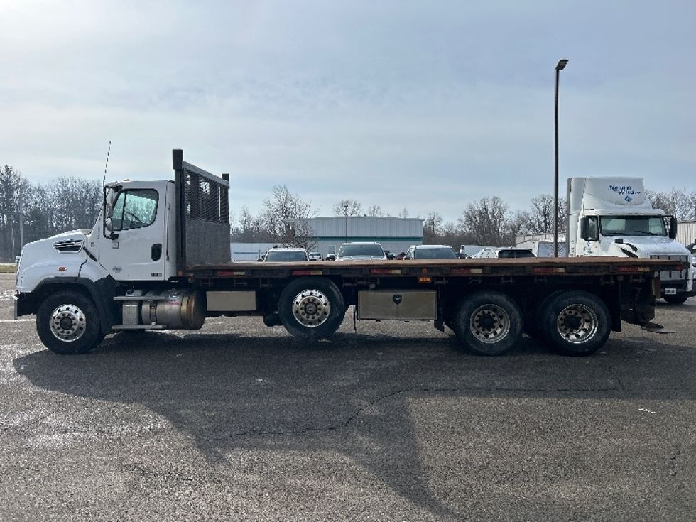 Flatbed Truck-Light and Medium Duty Trucks-Freightliner-2018-114SD-Lansing-MI-241,507\n\t\tmiles-$ 102,500 - Image 4