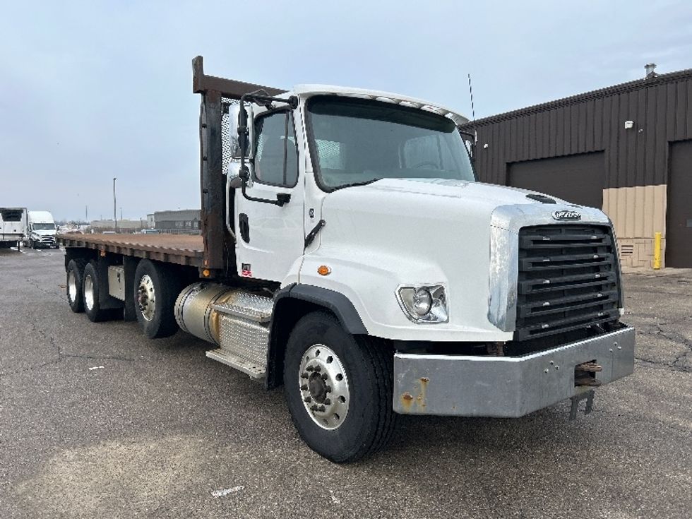 Flatbed Truck-Light and Medium Duty Trucks-Freightliner-2018-114SD-Lansing-MI-272,458\n\t\tmiles-$ 100,750 - Image 1