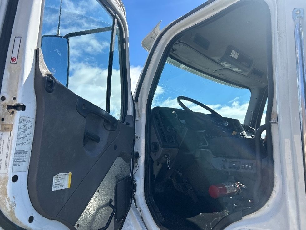 Flatbed Truck-Light and Medium Duty Trucks-Freightliner-2018-114SD-Lansing-MI-272,458\n\t\tmiles-$ 100,750 - Image 16