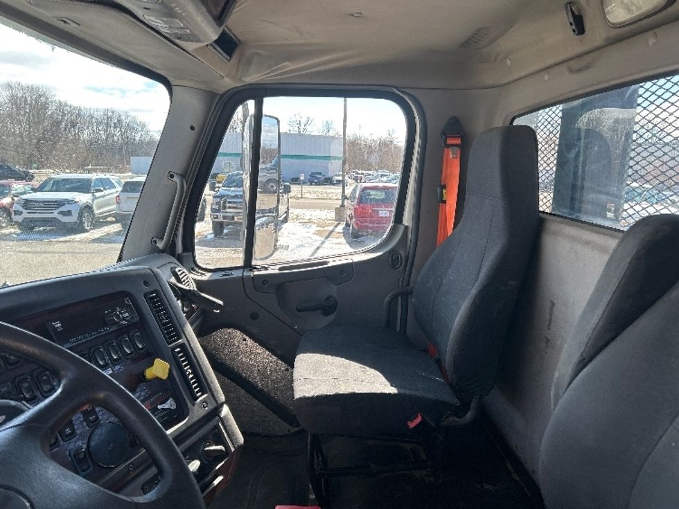Flatbed Truck-Light and Medium Duty Trucks-Freightliner-2018-114SD-Lansing-MI-272,458\n\t\tmiles-$ 100,750 - Image 19