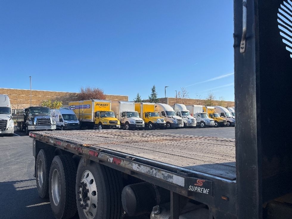 Flatbed Truck-Light and Medium Duty Trucks-Freightliner-2018-114SD-Sterling-VA-296,764\n\t\tmiles-$ 77,250 - Image 15