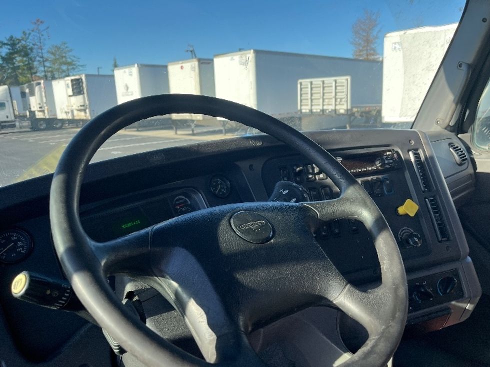 Flatbed Truck-Light and Medium Duty Trucks-Freightliner-2018-114SD-Sterling-VA-296,764\n\t\tmiles-$ 77,250 - Image 17