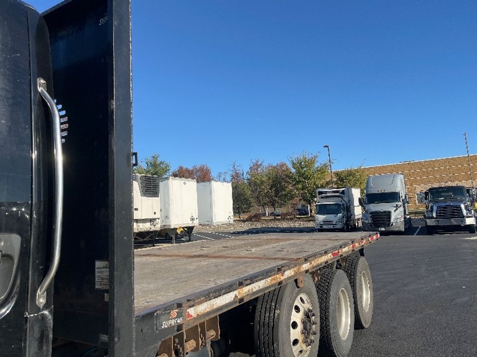 Flatbed Truck-Light and Medium Duty Trucks-Freightliner-2018-114SD-Sterling-VA-296,764\n\t\tmiles-$ 77,250 - Image 4