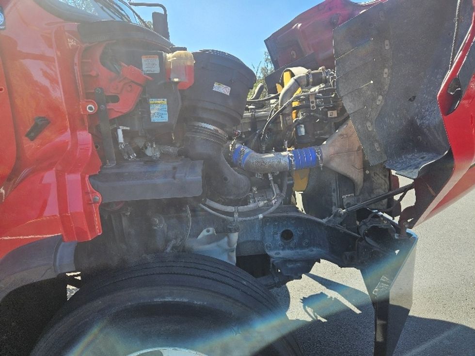 Flatbed Truck-Light and Medium Duty Trucks-Freightliner-2018-114SD-Tampa-FL-679,986\n\t\tmiles-$ 59,250 - Image 19