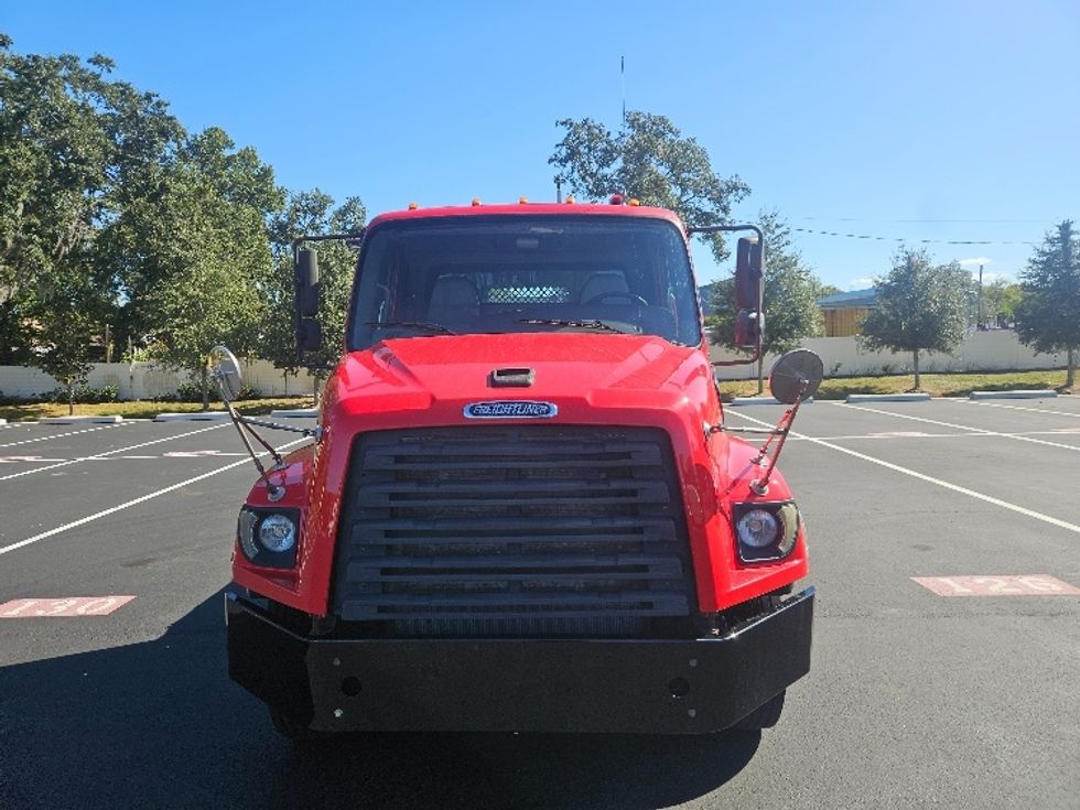 Flatbed Truck-Light and Medium Duty Trucks-Freightliner-2018-114SD-Tampa-FL-679,986\n\t\tmiles-$ 59,250 - Image 2