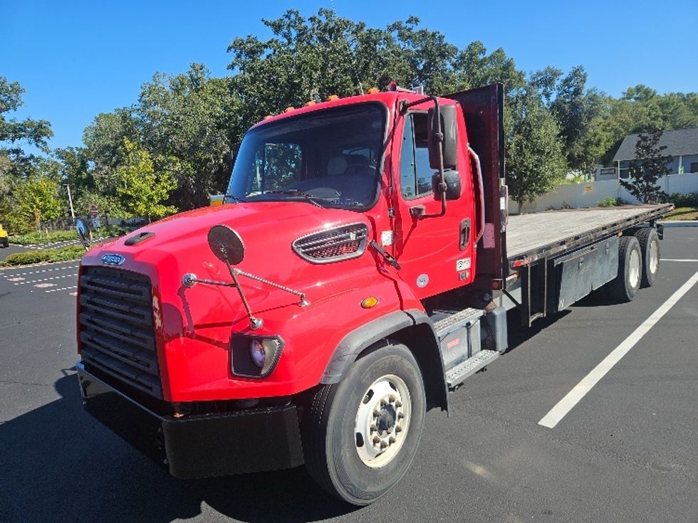 Flatbed Truck-Light and Medium Duty Trucks-Freightliner-2018-114SD-Tampa-FL-679,986\n\t\tmiles-$ 59,250 - Image 3