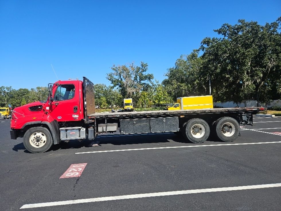 Flatbed Truck-Light and Medium Duty Trucks-Freightliner-2018-114SD-Tampa-FL-679,986\n\t\tmiles-$ 59,250 - Image 4