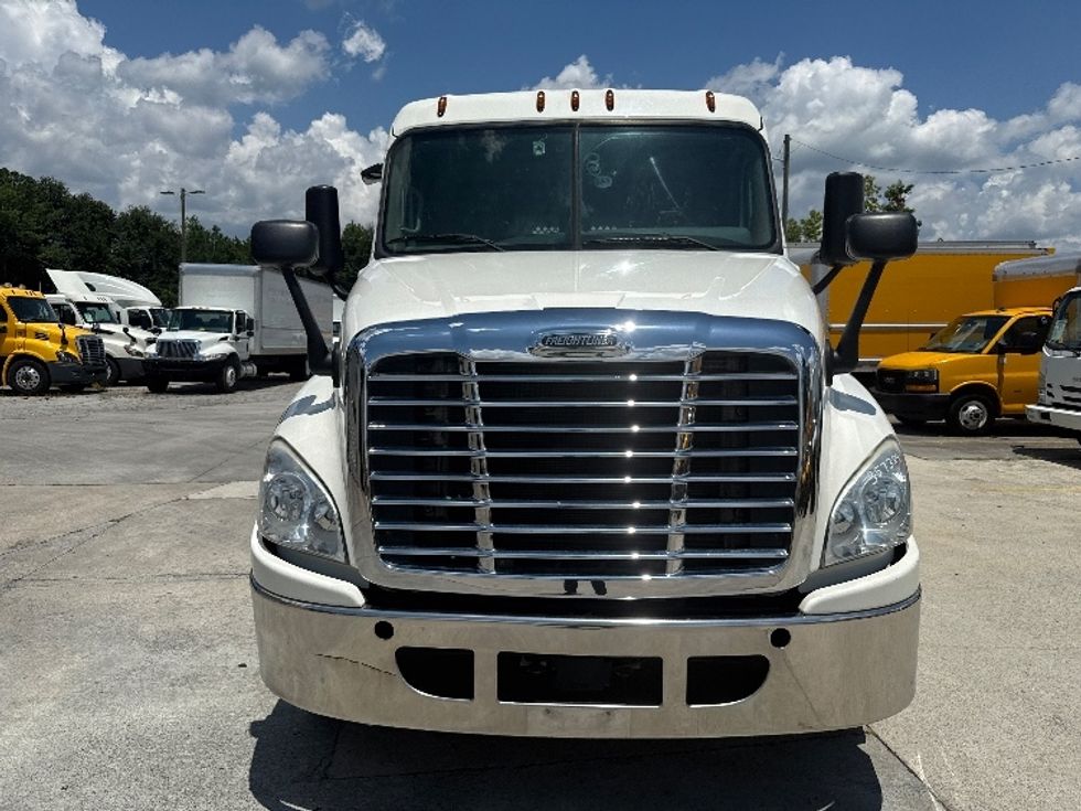 Flatbed Truck-Light and Medium Duty Trucks-Freightliner-2018-Cascadia X12564S-Atlanta (Conyers)-GA-188,339\n\t\tmiles-$ 108,750 - Image 2