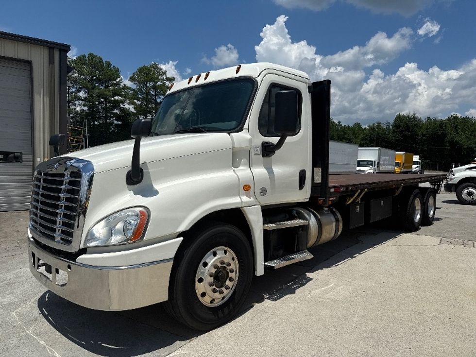 Flatbed Truck-Light and Medium Duty Trucks-Freightliner-2018-Cascadia X12564S-Atlanta (Conyers)-GA-188,339\n\t\tmiles-$ 108,750 - Image 3