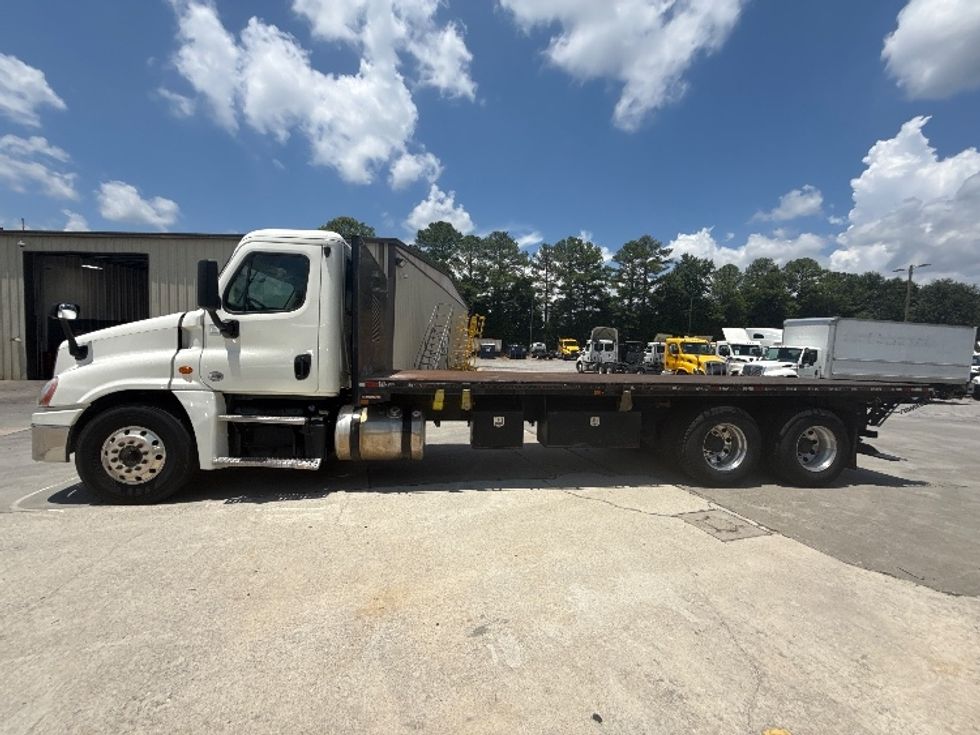 Flatbed Truck-Light and Medium Duty Trucks-Freightliner-2018-Cascadia X12564S-Atlanta (Conyers)-GA-188,339\n\t\tmiles-$ 108,750 - Image 4