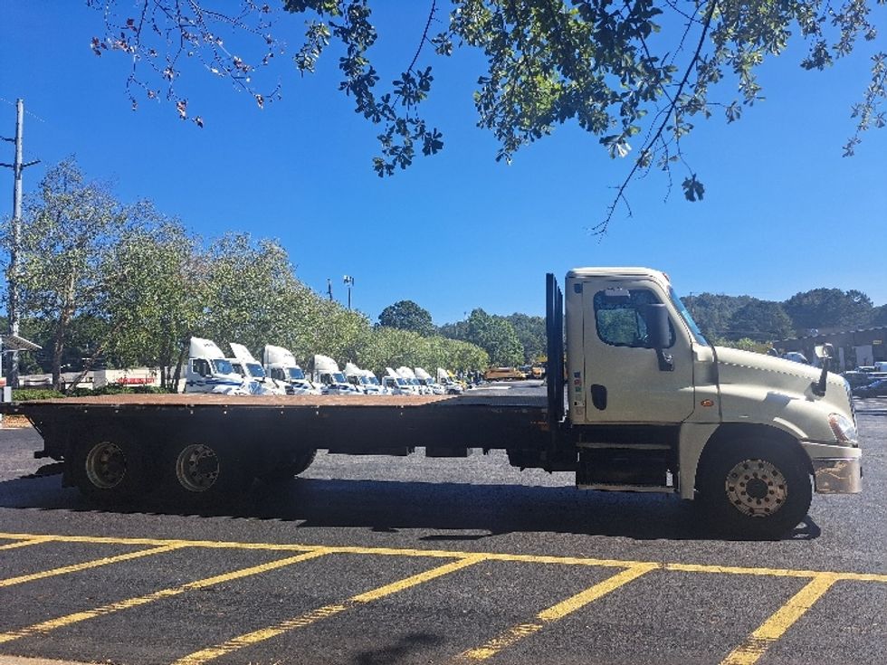 Flatbed Truck-Light and Medium Duty Trucks-Freightliner-2018-Cascadia X12564S-Atlanta-GA-175,303\n\t\tmiles-$ 99,500 - Image 11