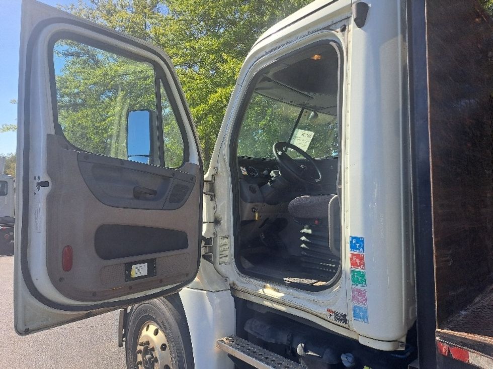 Flatbed Truck-Light and Medium Duty Trucks-Freightliner-2018-Cascadia X12564S-Atlanta-GA-175,303\n\t\tmiles-$ 99,500 - Image 12