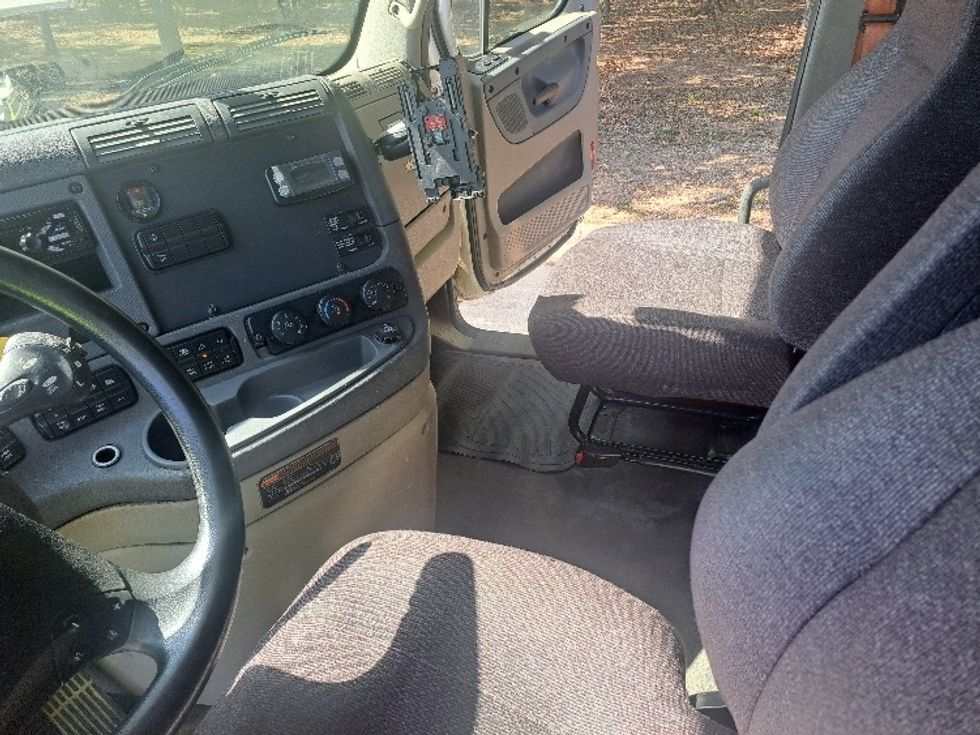 Flatbed Truck-Light and Medium Duty Trucks-Freightliner-2018-Cascadia X12564S-Atlanta-GA-175,303\n\t\tmiles-$ 99,500 - Image 15