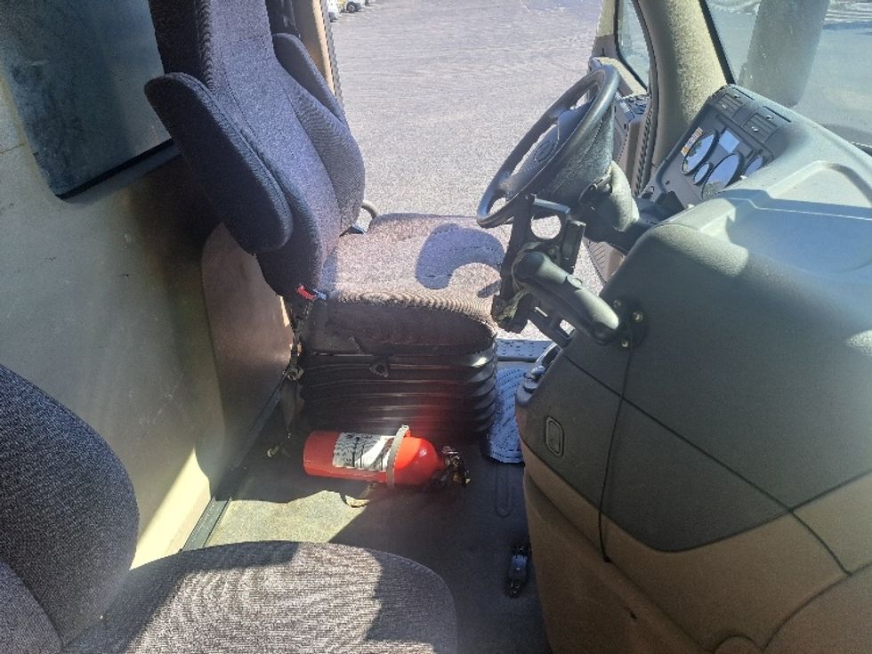 Flatbed Truck-Light and Medium Duty Trucks-Freightliner-2018-Cascadia X12564S-Atlanta-GA-175,303\n\t\tmiles-$ 99,500 - Image 18