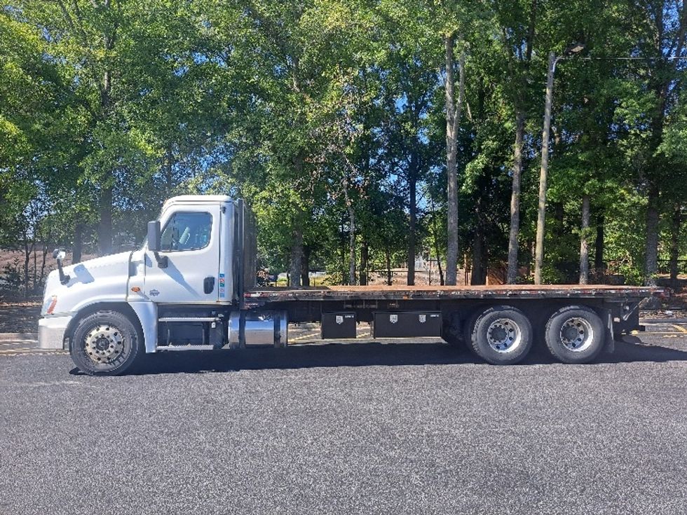 Flatbed Truck-Light and Medium Duty Trucks-Freightliner-2018-Cascadia X12564S-Atlanta-GA-175,303\n\t\tmiles-$ 99,500 - Image 4