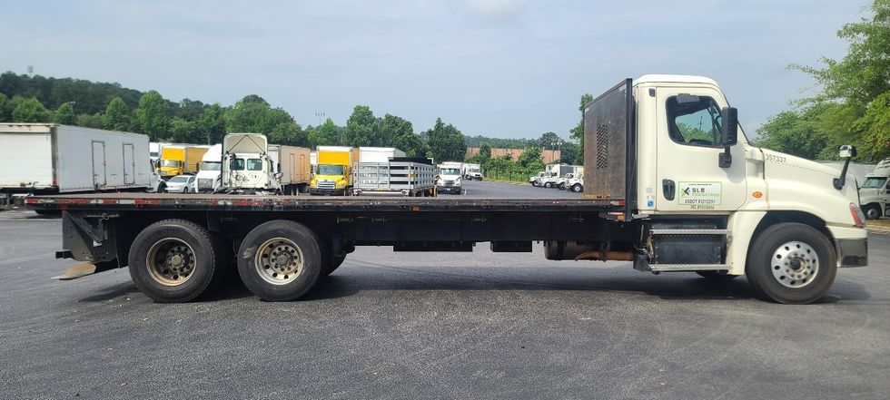 Flatbed Truck-Light and Medium Duty Trucks-Freightliner-2018-Cascadia X12564S-Atlanta-GA-257,521\n\t\tmiles-$ 104,750 - Image 15