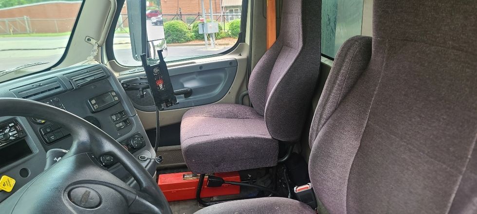 Flatbed Truck-Light and Medium Duty Trucks-Freightliner-2018-Cascadia X12564S-Atlanta-GA-257,521\n\t\tmiles-$ 104,750 - Image 19