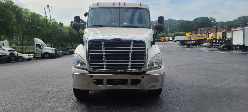 Flatbed Truck-Light and Medium Duty Trucks-Freightliner-2018-Cascadia X12564S-Atlanta-GA-257,521\n\t\tmiles-$ 104,750 - Image 2