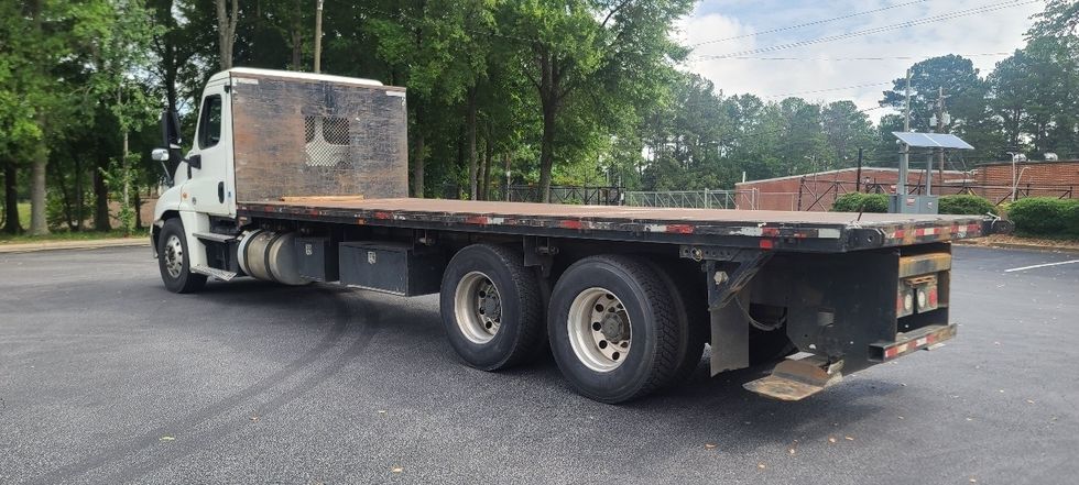 Flatbed Truck-Light and Medium Duty Trucks-Freightliner-2018-Cascadia X12564S-Atlanta-GA-257,521\n\t\tmiles-$ 104,750 - Image 6