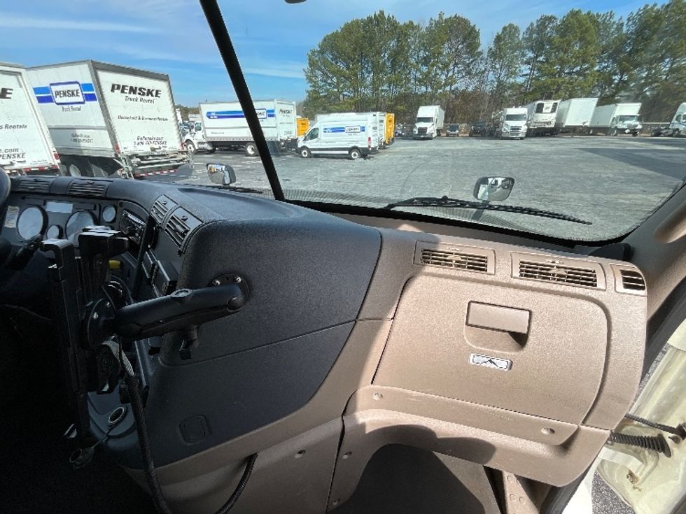Flatbed Truck-Light and Medium Duty Trucks-Freightliner-2018-Cascadia X12564S-Conyers-GA-263,909\n\t\tmiles-$ 97,250 - Image 18
