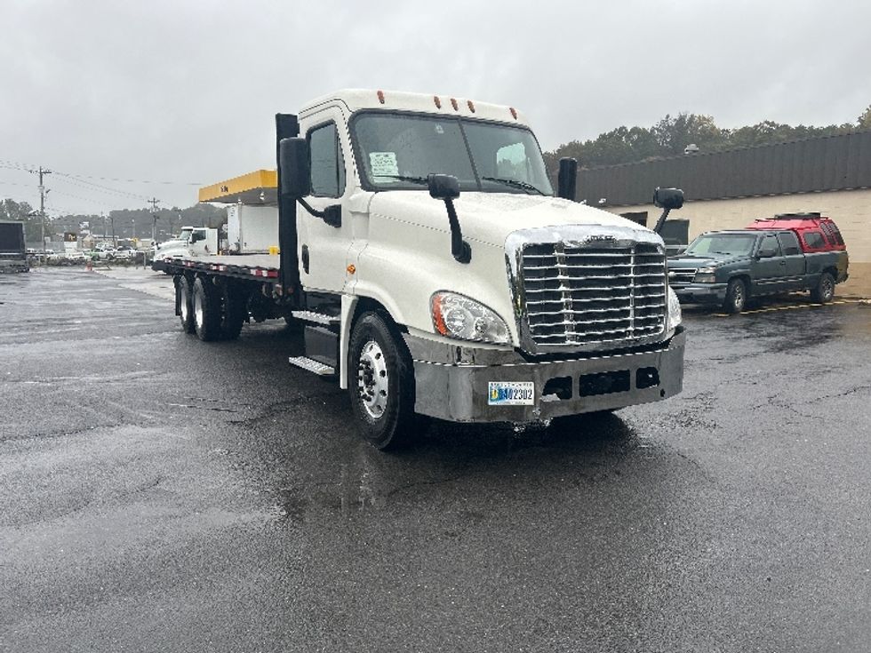 Flatbed Truck-Light and Medium Duty Trucks-Freightliner-2018-Cascadia X12564S-Dalton-GA-251,744\n\t\tmiles-$ 100,000 - Image 1