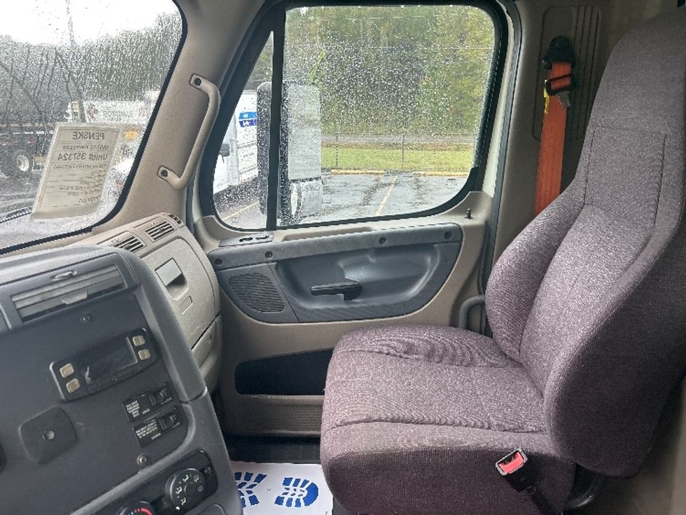 Flatbed Truck-Light and Medium Duty Trucks-Freightliner-2018-Cascadia X12564S-Dalton-GA-251,744\n\t\tmiles-$ 100,000 - Image 19