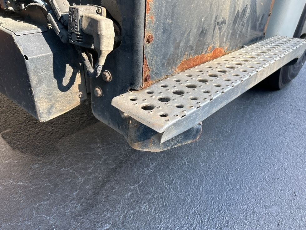 Flatbed Truck-Light and Medium Duty Trucks-Freightliner-2018-Cascadia X12564S-Dalton-GA-251,744\n\t\tmiles-$ 100,000 - Image 28