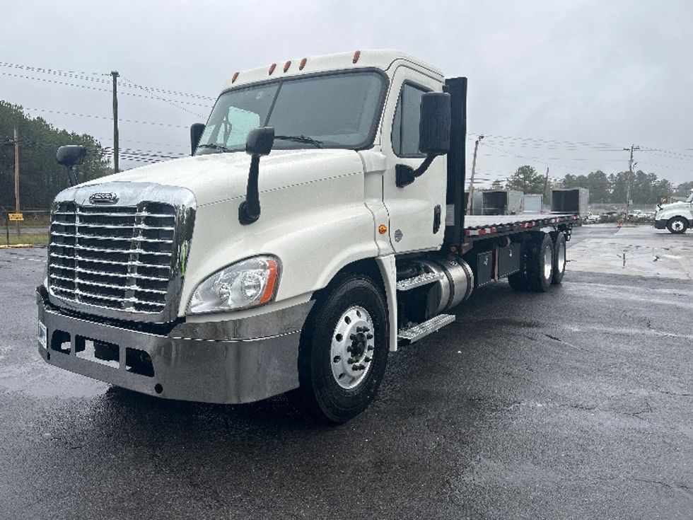 Flatbed Truck-Light and Medium Duty Trucks-Freightliner-2018-Cascadia X12564S-Dalton-GA-251,744\n\t\tmiles-$ 100,000 - Image 3