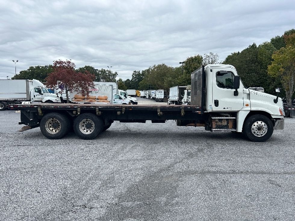 Flatbed Truck-Light and Medium Duty Trucks-Freightliner-2018-Cascadia X12564S-Duluth-GA-233,233\n\t\tmiles-$ 101,000 - Image 11