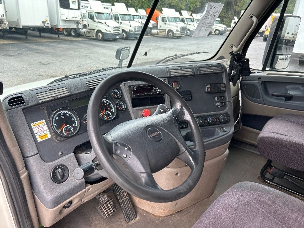 Flatbed Truck-Light and Medium Duty Trucks-Freightliner-2018-Cascadia X12564S-Duluth-GA-233,233\n\t\tmiles-$ 101,000 - Image 13
