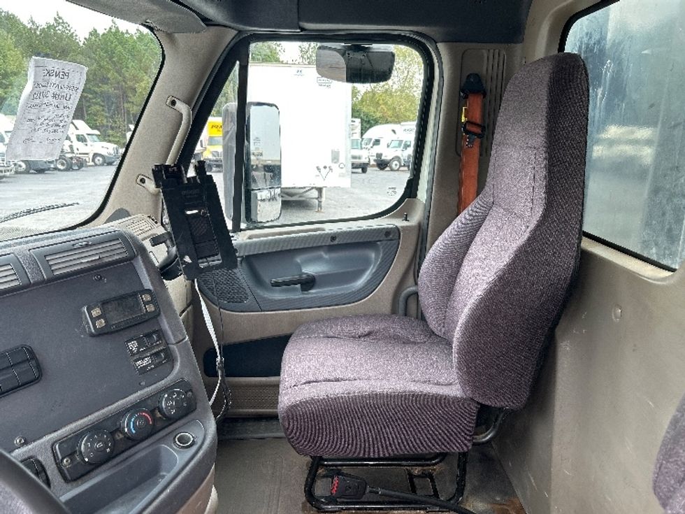 Flatbed Truck-Light and Medium Duty Trucks-Freightliner-2018-Cascadia X12564S-Duluth-GA-233,233\n\t\tmiles-$ 101,000 - Image 15