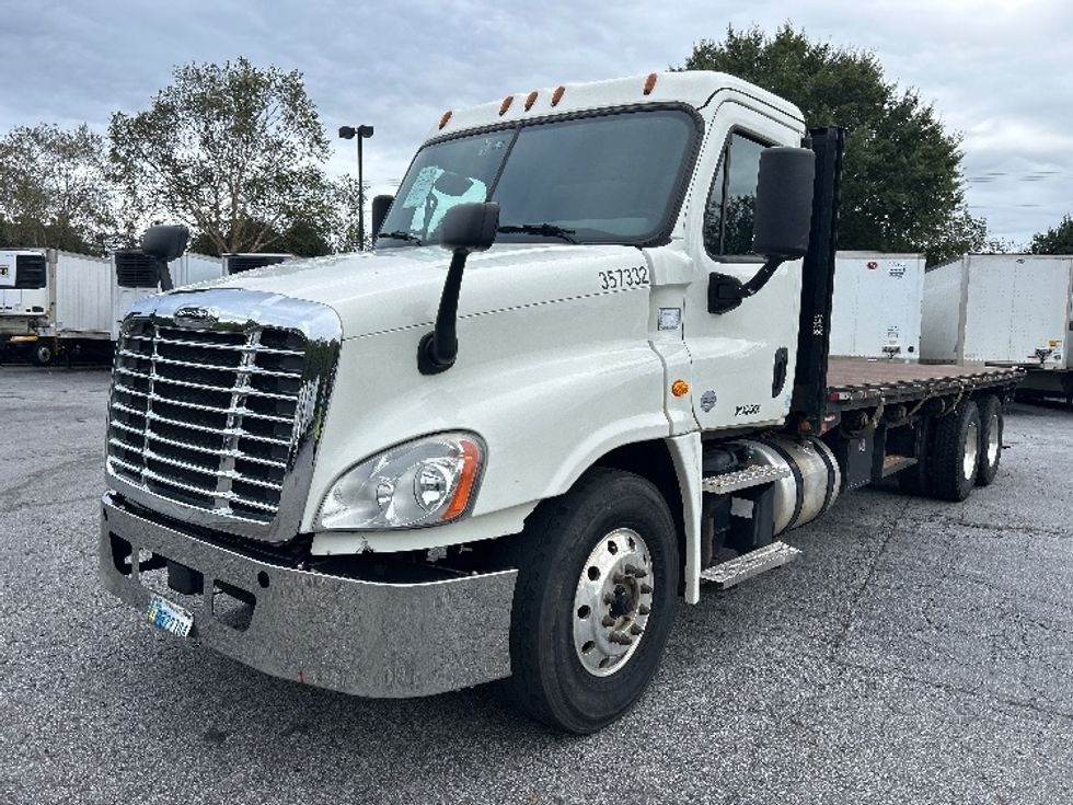 Flatbed Truck-Light and Medium Duty Trucks-Freightliner-2018-Cascadia X12564S-Duluth-GA-233,233\n\t\tmiles-$ 101,000 - Image 3