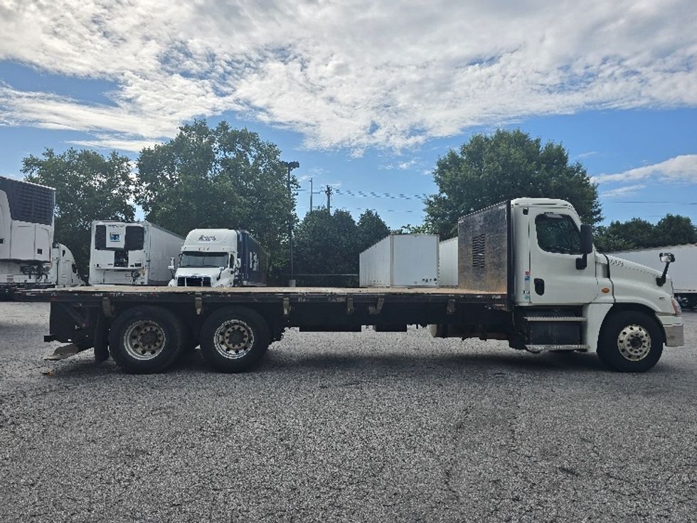Flatbed Truck-Light and Medium Duty Trucks-Freightliner-2018-Cascadia X12564S-Duluth-GA-245,491\n\t\tmiles-$ 105,500 - Image 11