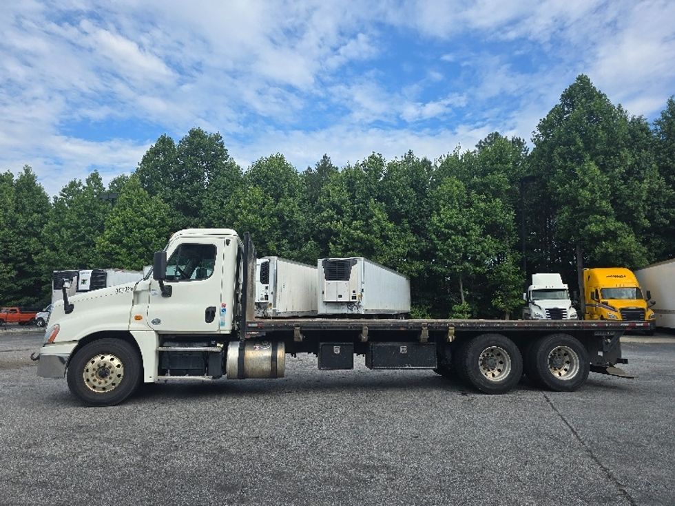 Flatbed Truck-Light and Medium Duty Trucks-Freightliner-2018-Cascadia X12564S-Duluth-GA-245,491\n\t\tmiles-$ 105,500 - Image 4