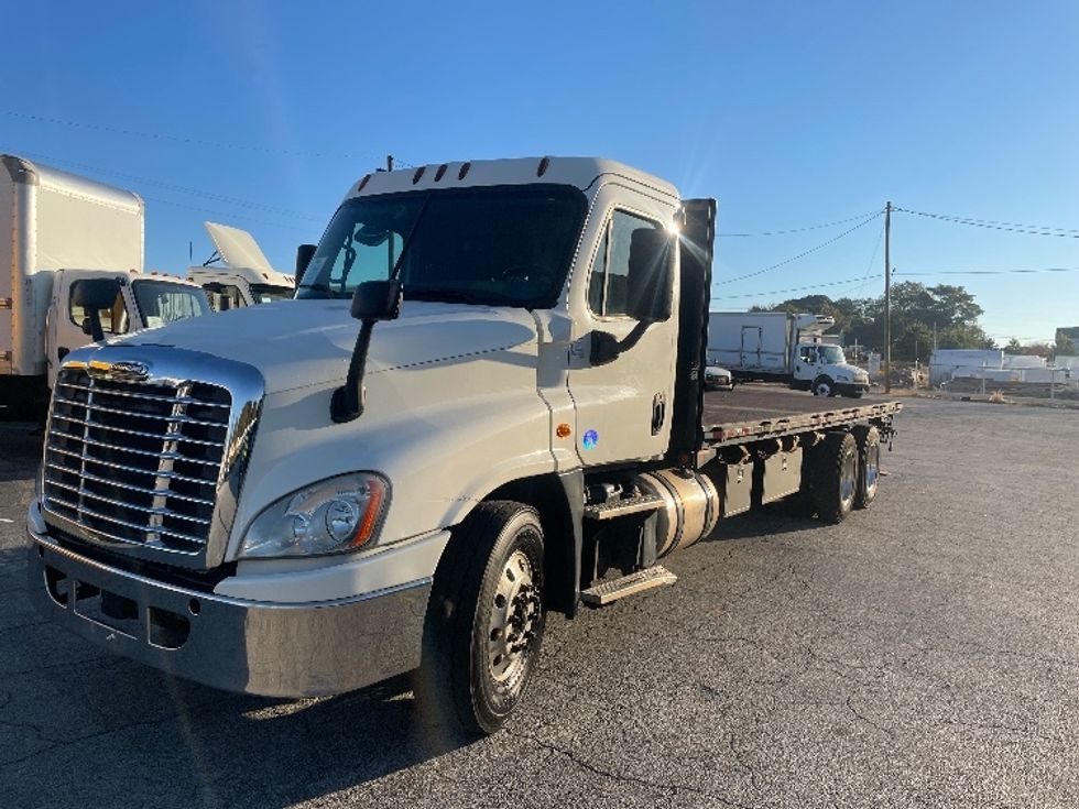 Flatbed Truck-Light and Medium Duty Trucks-Freightliner-2018-Cascadia X12564S-Forest Park-GA-235,561\n\t\tmiles-$ 101,000 - Image 3