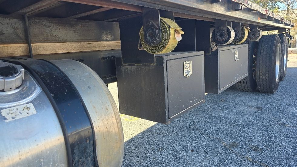 Flatbed Truck-Light and Medium Duty Trucks-Freightliner-2018-Cascadia X12564S-Forest Park-GA-235,561\n\t\tmiles-$ 101,000 - Image 5