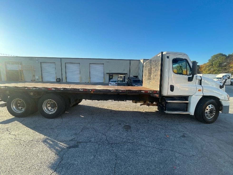 Flatbed Truck-Light and Medium Duty Trucks-Freightliner-2018-Cascadia X12564S-Forest Park-GA-235,561\n\t\tmiles-$ 101,000 - Image 15
