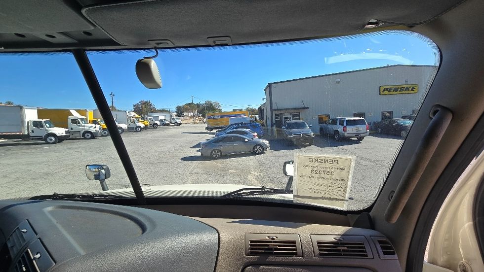 Flatbed Truck-Light and Medium Duty Trucks-Freightliner-2018-Cascadia X12564S-Forest Park-GA-235,561\n\t\tmiles-$ 101,000 - Image 21