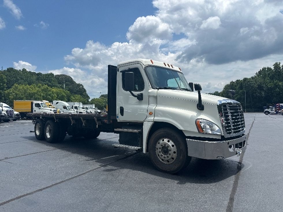 Flatbed Truck-Light and Medium Duty Trucks-Freightliner-2018-Cascadia X12564S-Kennesaw-GA-198,990\n\t\tmiles-$ 103,000 - Image 1
