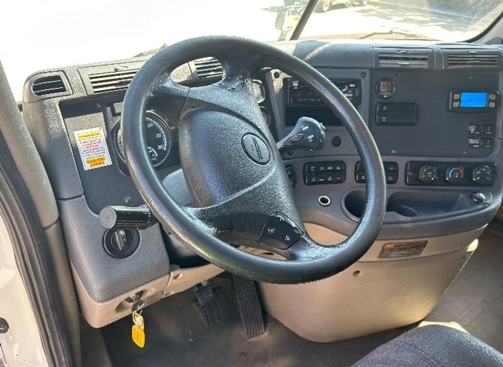 Flatbed Truck-Light and Medium Duty Trucks-Freightliner-2018-Cascadia X12564S-Kennesaw-GA-198,990\n\t\tmiles-$ 103,000 - Image 13