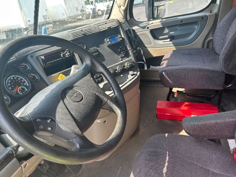 Flatbed Truck-Light and Medium Duty Trucks-Freightliner-2018-Cascadia X12564S-Kennesaw-GA-204,735\n\t\tmiles-$ 102,750 - Image 15