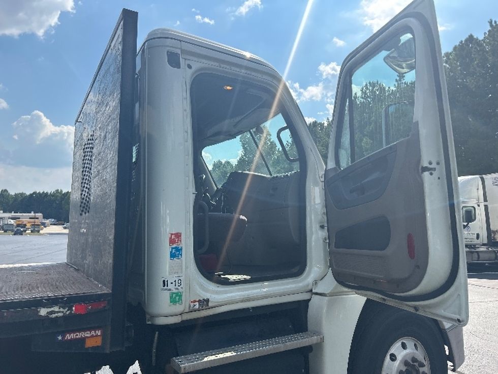 Flatbed Truck-Light and Medium Duty Trucks-Freightliner-2018-Cascadia X12564S-Kennesaw-GA-204,735\n\t\tmiles-$ 102,750 - Image 16