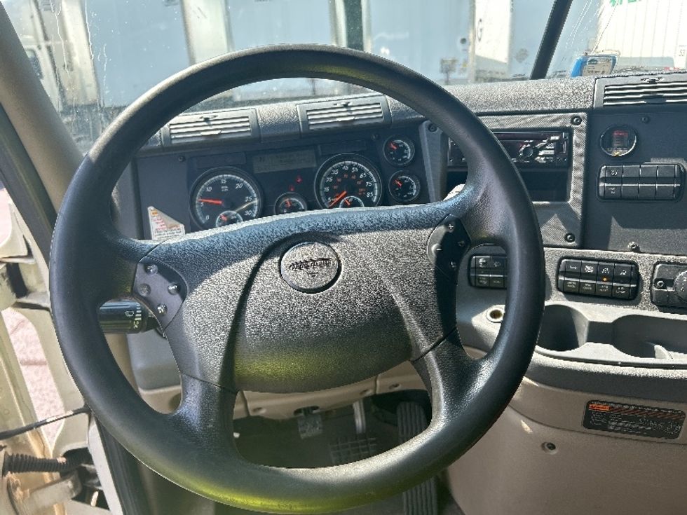 Flatbed Truck-Light and Medium Duty Trucks-Freightliner-2018-Cascadia X12564S-Kennesaw-GA-204,735\n\t\tmiles-$ 102,750 - Image 14