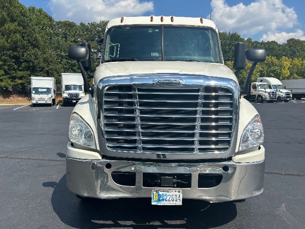 Flatbed Truck-Light and Medium Duty Trucks-Freightliner-2018-Cascadia X12564S-Kennesaw-GA-204,735\n\t\tmiles-$ 102,750 - Image 2