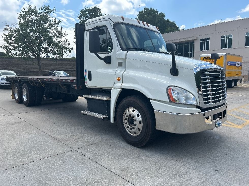 Flatbed Truck-Light and Medium Duty Trucks-Freightliner-2018-Cascadia X12564S-Kennesaw-GA-224,879\n\t\tmiles-$ 106,500 - Image 1