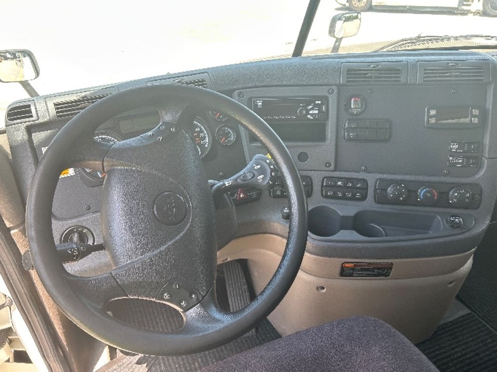 Flatbed Truck-Light and Medium Duty Trucks-Freightliner-2018-Cascadia X12564S-Kennesaw-GA-224,879\n\t\tmiles-$ 106,500 - Image 14