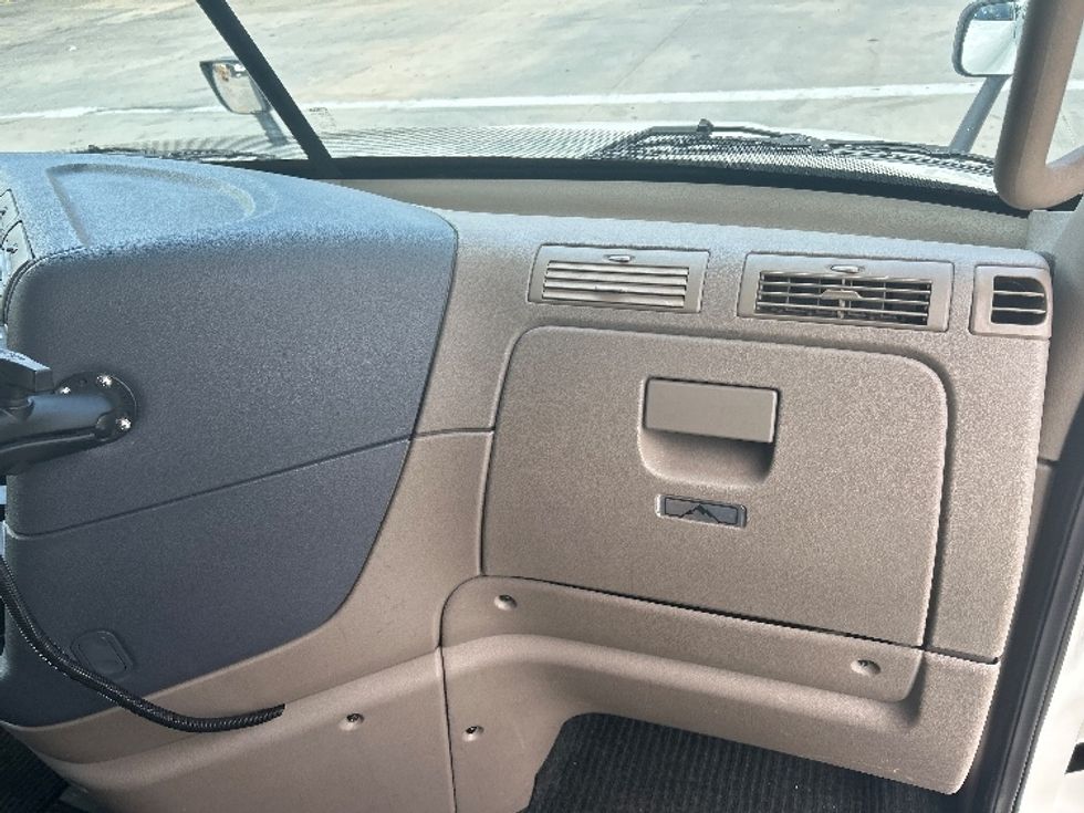 Flatbed Truck-Light and Medium Duty Trucks-Freightliner-2018-Cascadia X12564S-Kennesaw-GA-224,879\n\t\tmiles-$ 106,500 - Image 17