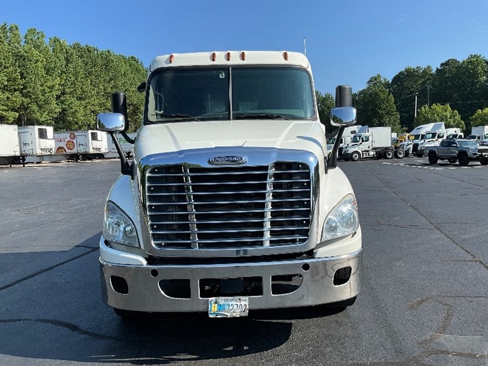 Flatbed Truck-Light and Medium Duty Trucks-Freightliner-2018-Cascadia X12564S-Kennesaw-GA-332,291\n\t\tmiles-$ 95,750 - Image 2