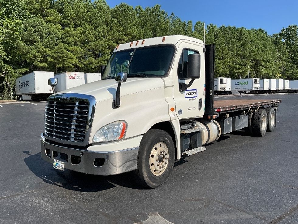 Flatbed Truck-Light and Medium Duty Trucks-Freightliner-2018-Cascadia X12564S-Kennesaw-GA-332,291\n\t\tmiles-$ 95,750 - Image 3