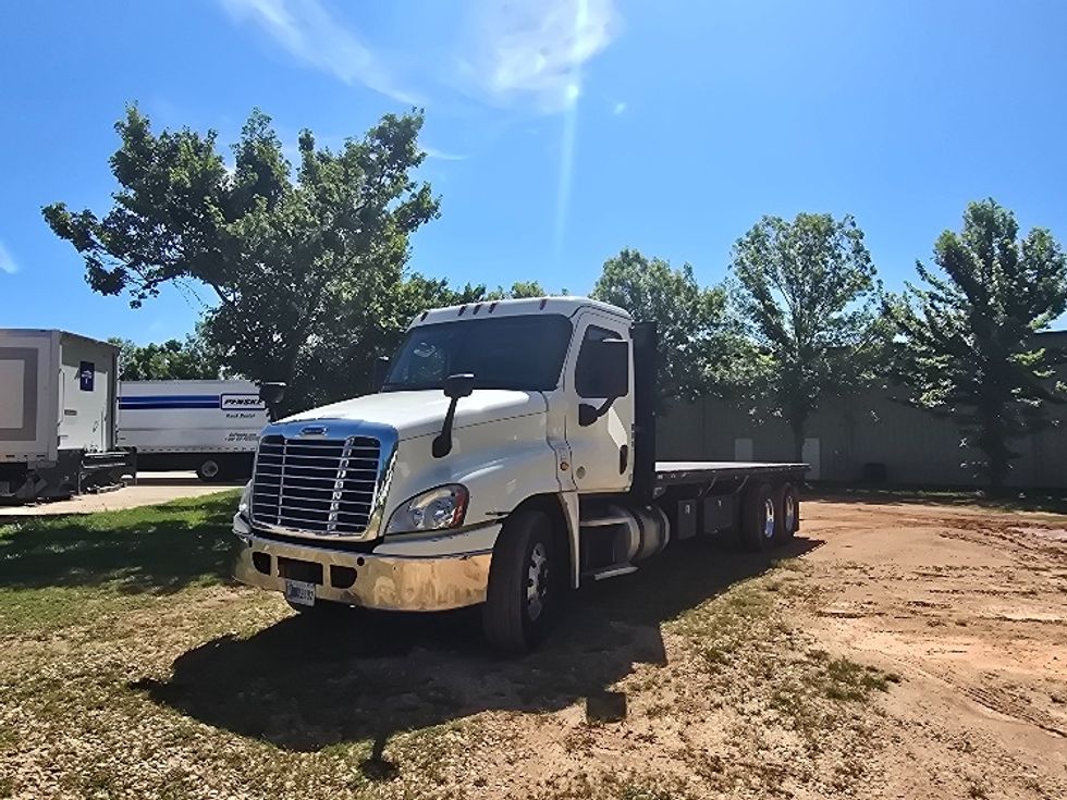 Flatbed Truck-Light and Medium Duty Trucks-Freightliner-2018-Cascadia X12564S-Mcdonough-GA-217,116\n\t\tmiles-$ 107,250 - Image 3